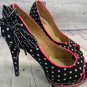 polka dot w/ pink piping & bow heels
